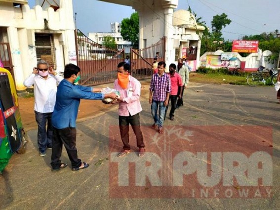 'Citizens Collective Against COVID-19' distributed essential commodities among Workless Sanitation Employees at Tripura University 'Citizens Collective Against COVID-19' distributed essential commodities among Workless Sanitation Employees at Tripura University